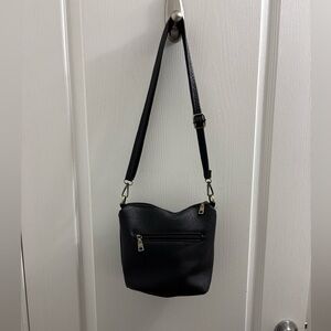 Jen & Co vegan crossbody bag with adjustable straps